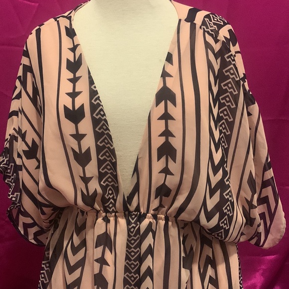 Honey Belle dress with low V, soft pink with arrow design - Picture 13 of 13